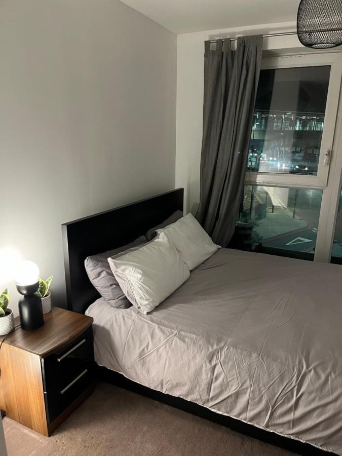 Luxurious Dlr Apartment London Exterior foto